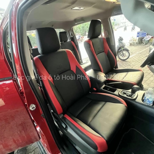 Bọc ghế da Toyota Hilux