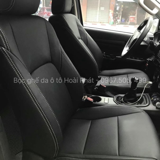Bọc ghế da Toyota Hilux