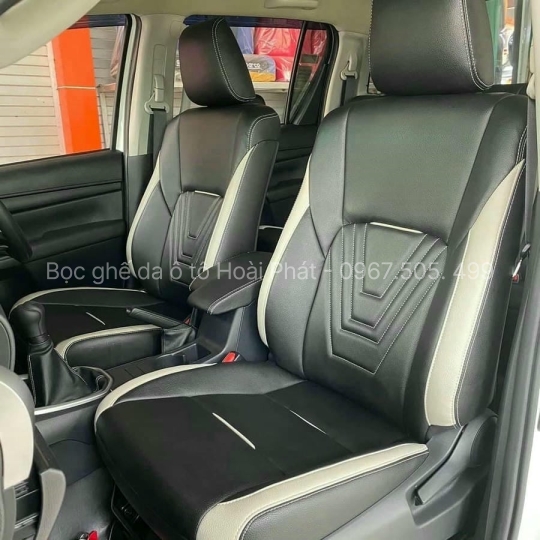 Bọc ghế da Toyota Hilux